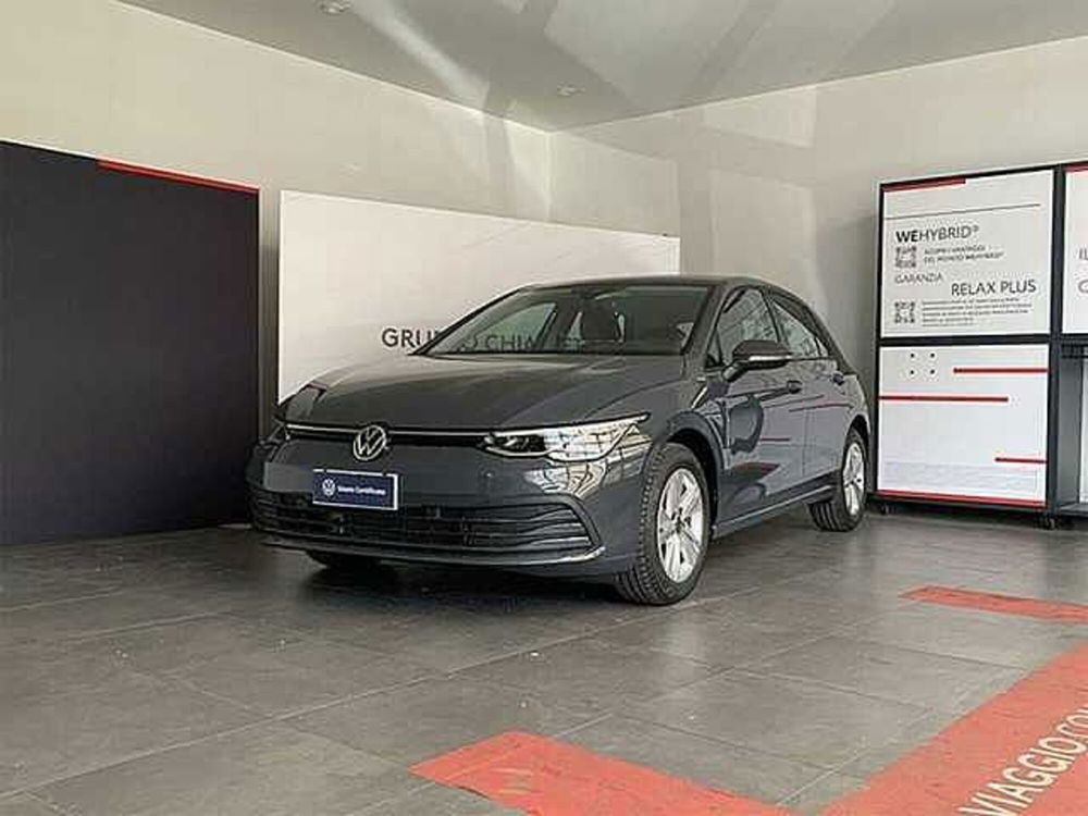 Volkswagen Golf Variant 1.0 eTSI EVO DSG Life del 2023 usata a Rende (2)