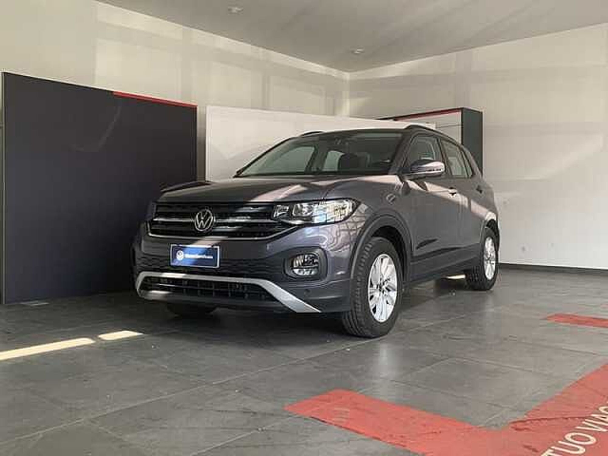 Volkswagen T-Cross 1.0 tsi Life 95cv del 2023 usata a Rende