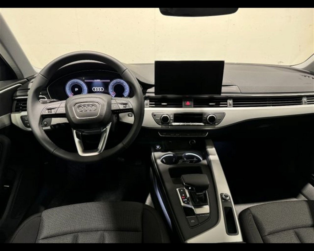 Audi A4 Avant 30 TDI/136 CV S tronic Business Advanced  nuova a Conegliano (3)