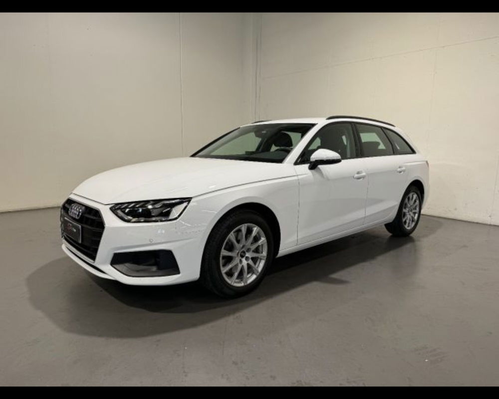 Audi A4 Avant 30 TDI/136 CV S tronic Business  nuova a Conegliano