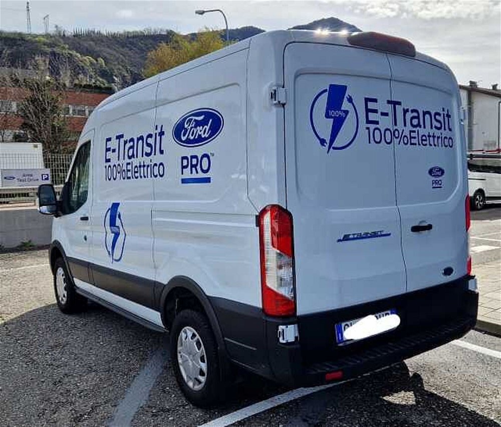 Ford E-Transit Furgone 350 Batteria 68kWh 184CV PM-TM Furgone Trend del 2022 usata a Trento (5)