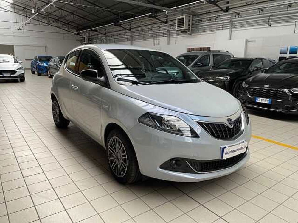 Lancia Ypsilon usata a Milano (11)