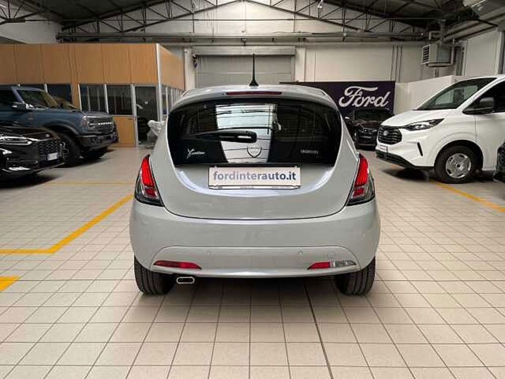 Lancia Ypsilon usata a Milano (13)