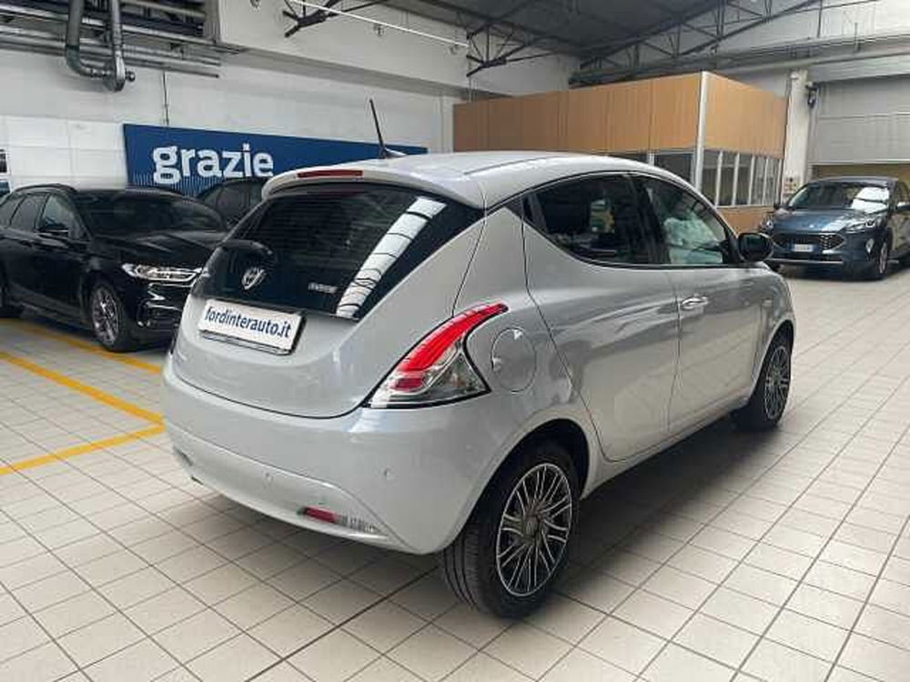 Lancia Ypsilon usata a Milano (2)