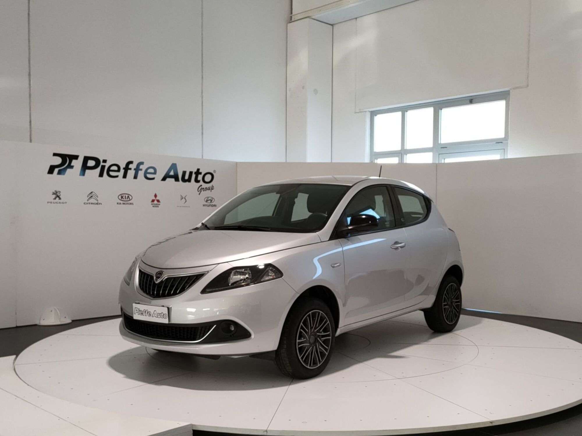 Lancia Ypsilon 0.9 TwinAir 5 porte Metano Ecochic Gold  del 2021 usata a L&#039;Aquila