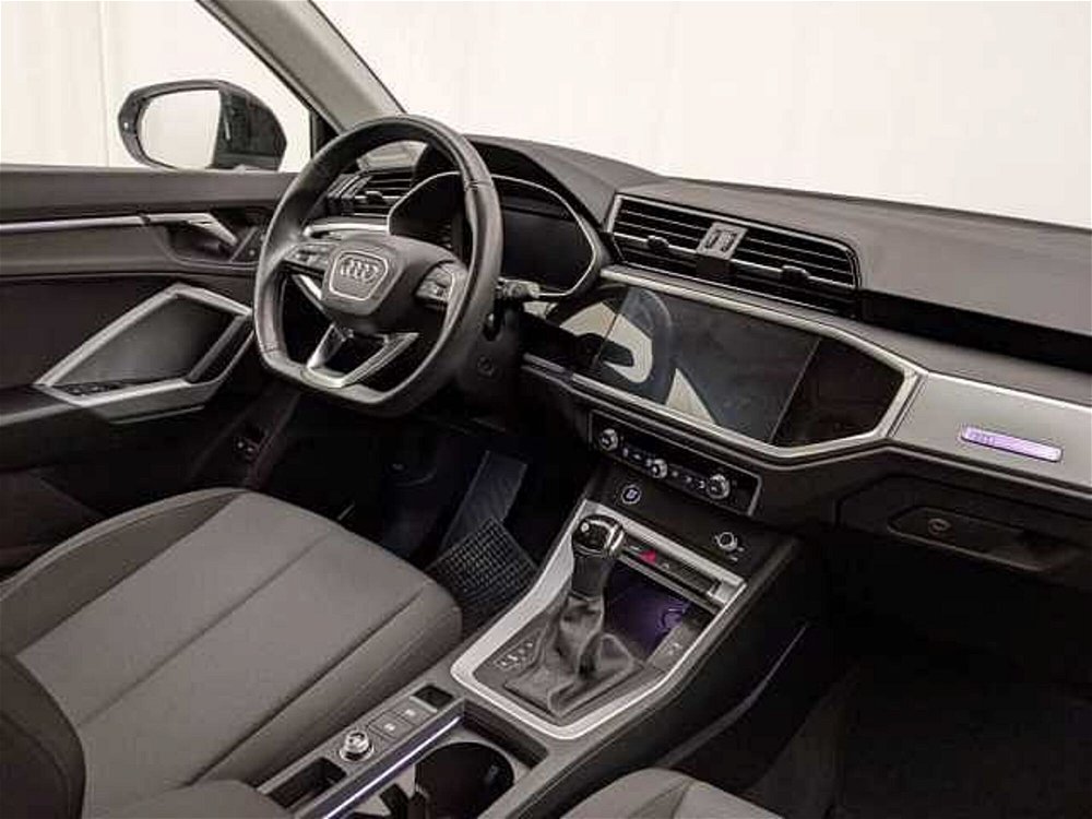 Audi Q3 45 TFSI e S tronic Business del 2021 usata a Pesaro (3)