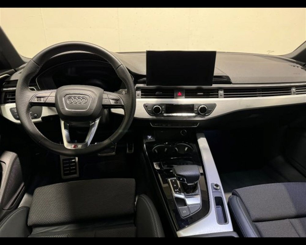 Audi A4 Avant 35 2.0 tdi mhev Business 163cv s-tronic del 2022 usata a Conegliano (3)