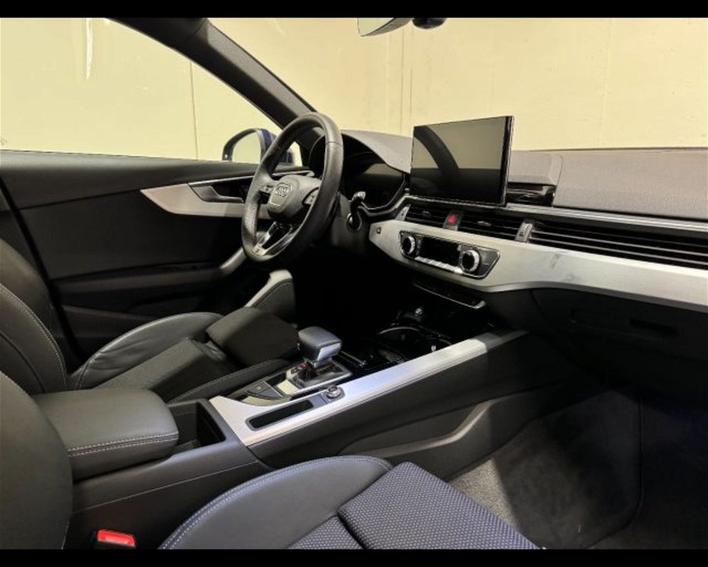 Audi A4 Avant 35 2.0 tdi mhev Business 163cv s-tronic del 2022 usata a Conegliano (4)