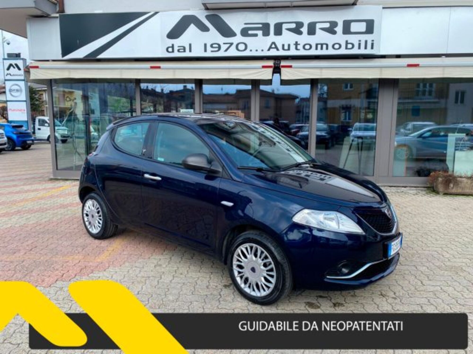 Lancia Ypsilon 1.2 69 CV 5 porte Silver  del 2017 usata a Boves