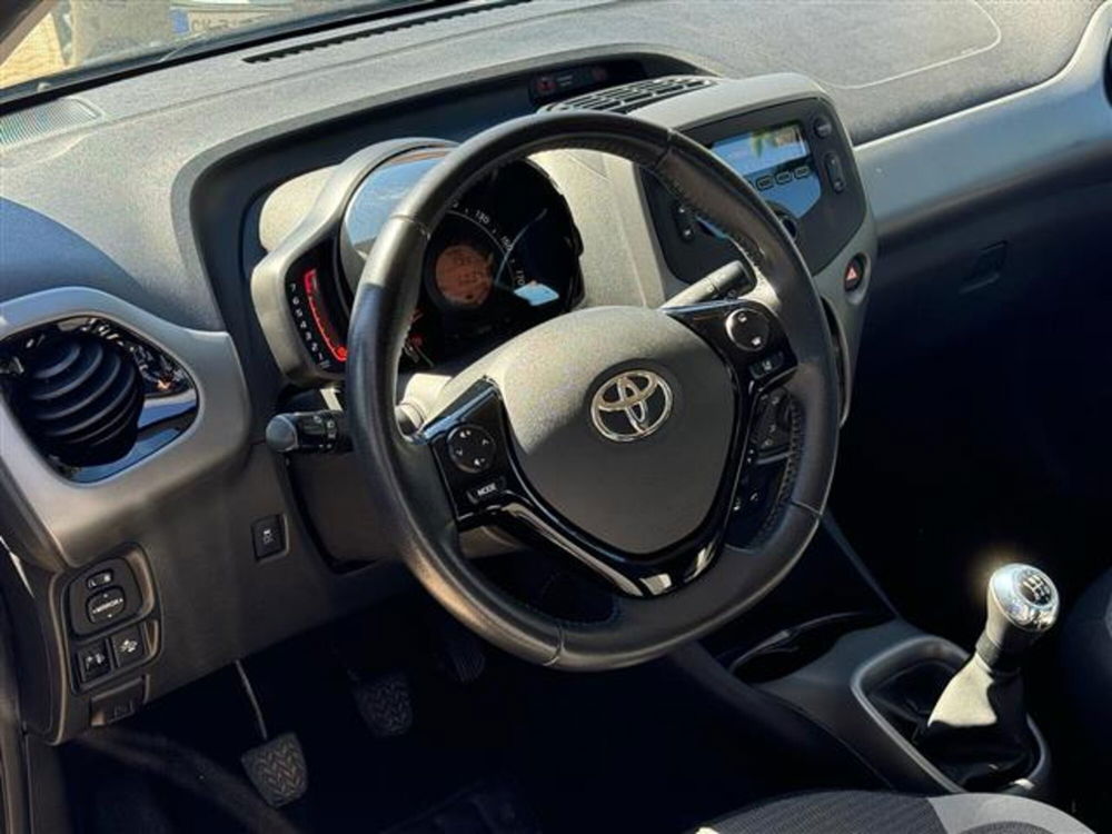 Toyota Aygo X usata a Pavia (11)