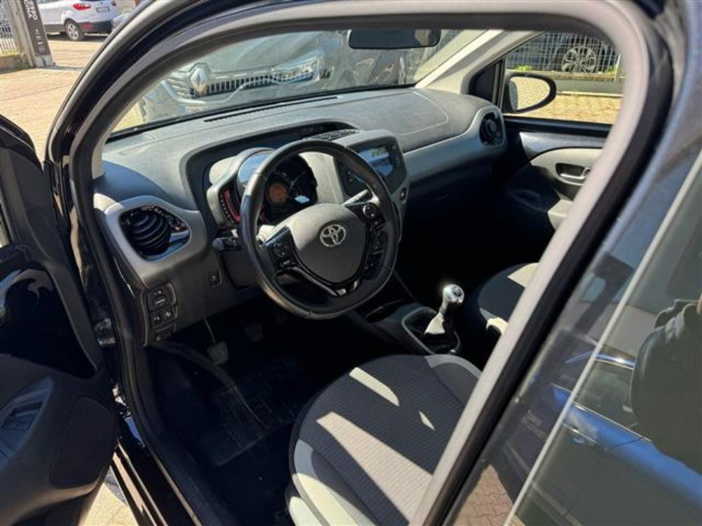 Toyota Aygo X usata a Pavia (7)