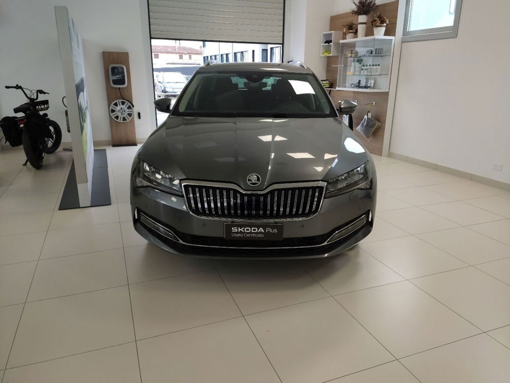 Skoda Superb Wagon 2.0 tdi Style 150cv dsg nuova a Arezzo (5)