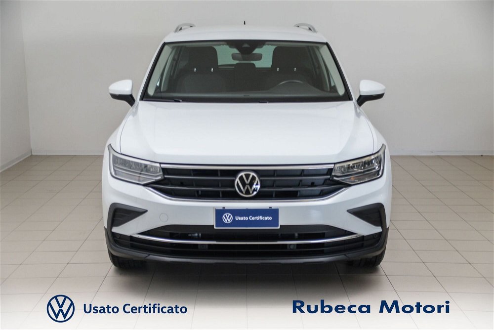 Volkswagen Tiguan 2.0 TDI SCR Life del 2021 usata a Citta' della Pieve (2)