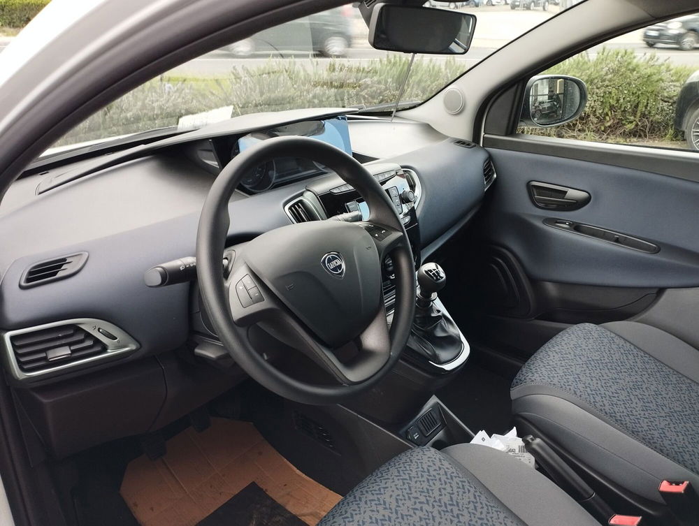 Lancia Ypsilon nuova a Frosinone (9)