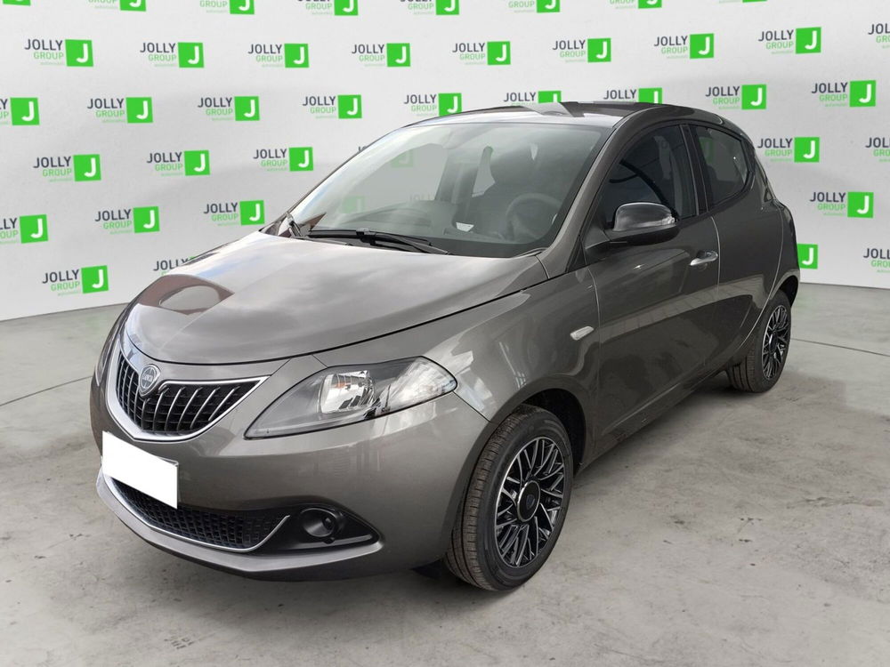 Lancia Ypsilon 1.0 FireFly 5 porte S&S Hybrid Platino nuova a Ceccano (2)