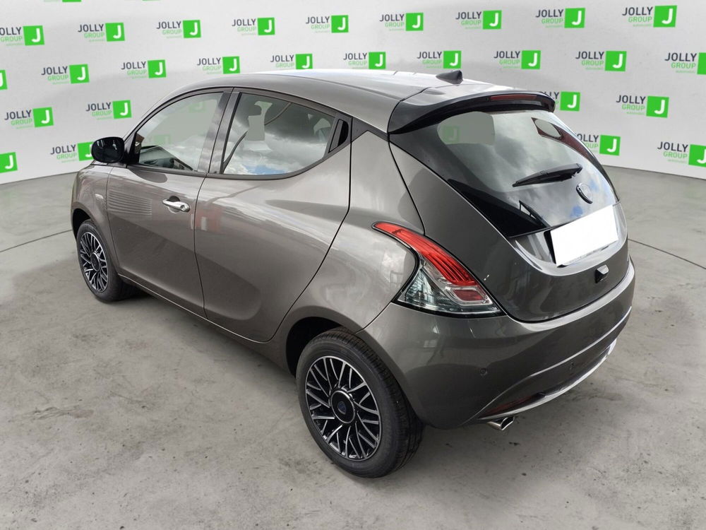 Lancia Ypsilon 1.0 FireFly 5 porte S&S Hybrid Platino nuova a Ceccano (4)