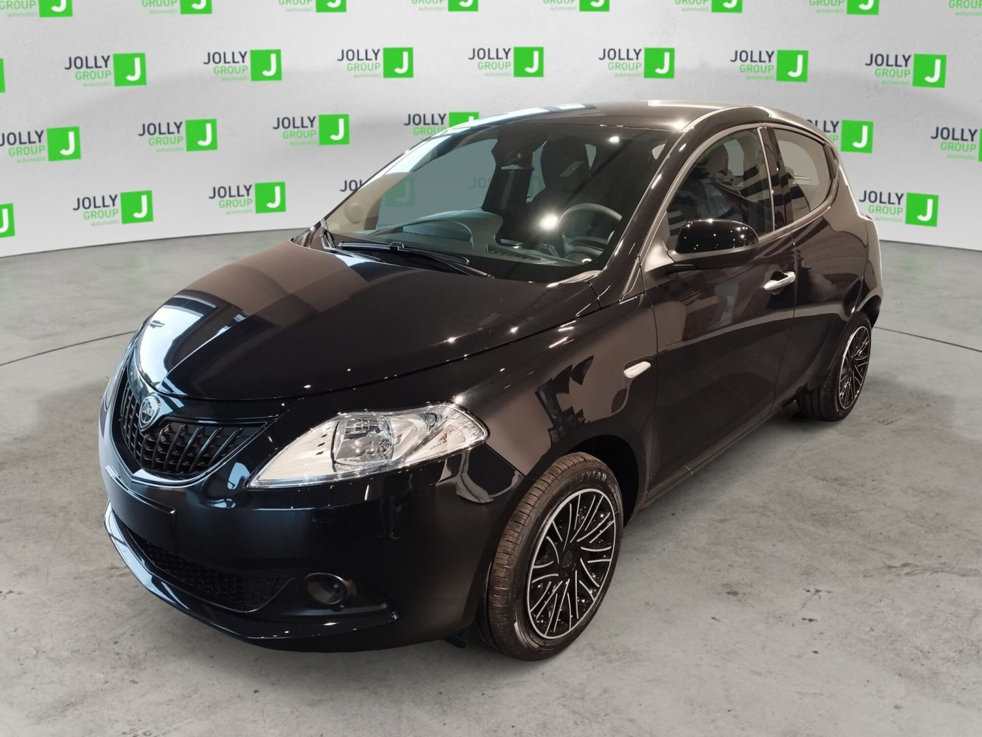 Lancia Ypsilon 1.0 FireFly 5 porte S&amp;S Hybrid Ecochic Silver  nuova a Ceccano