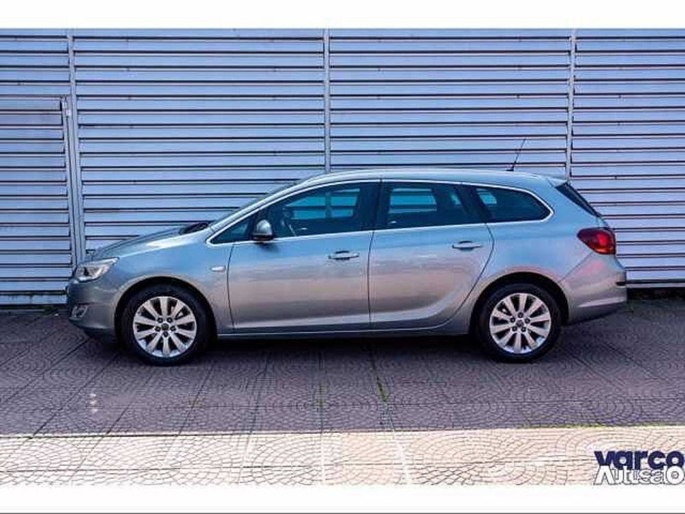 Opel Astra Station Wagon 1.7 CDTI 125CV Sports Cosmo del 2012 usata a Milano (2)