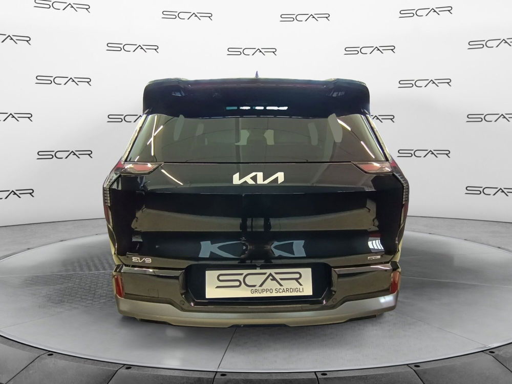 Kia EV9 nuova a Livorno (17)