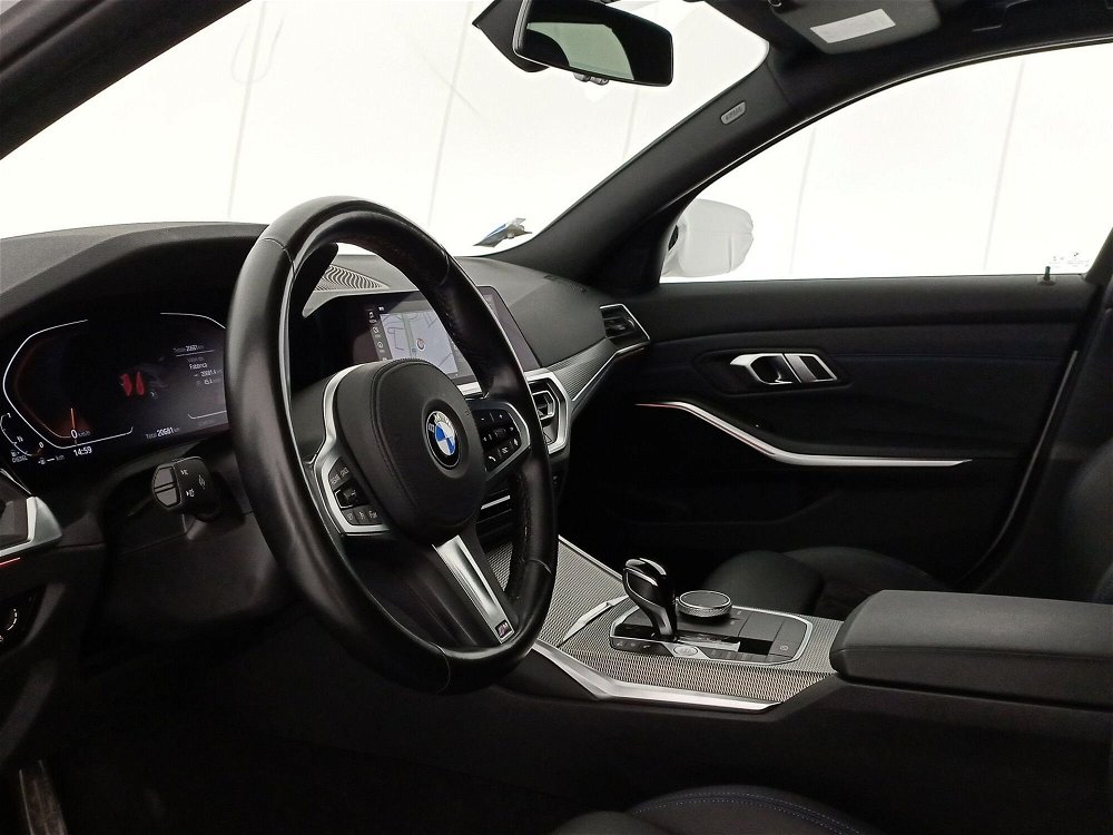 BMW Serie 3 Touring 320d 48V xDrive  Msport  del 2021 usata a Bari (5)