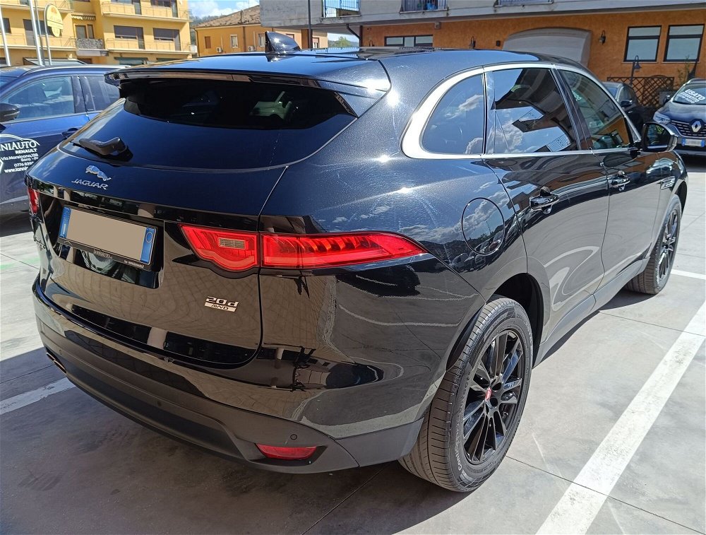 Jaguar F-Pace 2.0 D 180 CV AWD aut. Prestige  del 2019 usata a Sora (5)