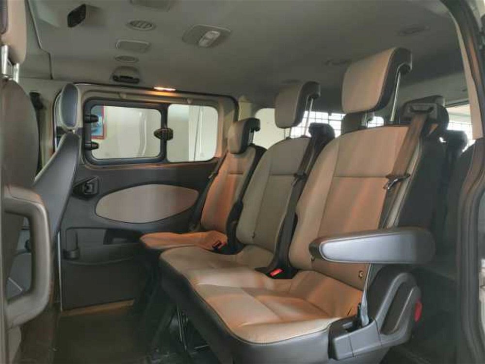Ford Tourneo Custom 310 2.0 TDCi 170CV aut. PL Titanium  del 2017 usata a San Bonifacio (4)