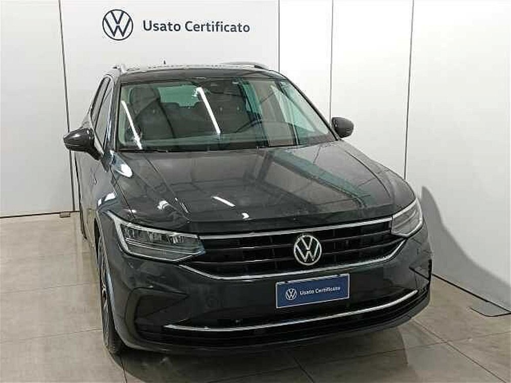 Volkswagen Tiguan 1.5 TSI 150 CV DSG ACT Life del 2021 usata a Brivio (2)