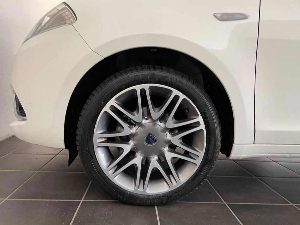 Lancia Ypsilon usata a Torino (15)