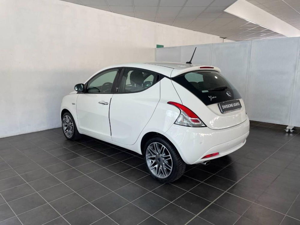 Lancia Ypsilon 1.3 MJT 16V 95 CV 5 porte S&S Platinum  del 2016 usata a Torino (3)