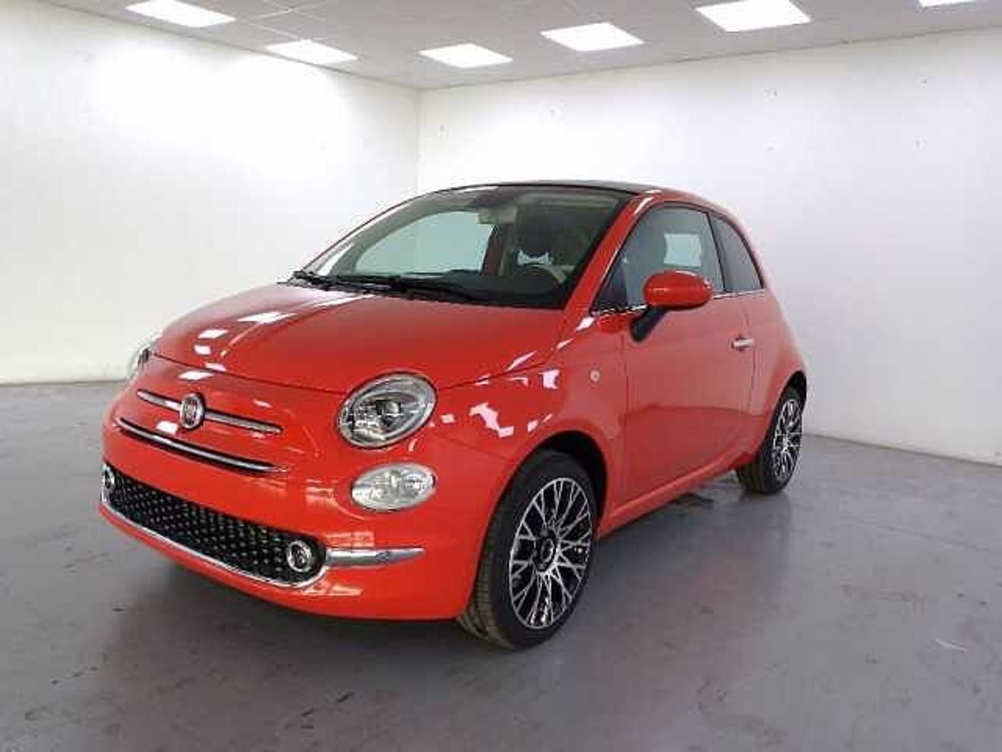 Fiat 500C Cabrio 1.0 hybrid Dolcevita 70cv nuova a Cuneo