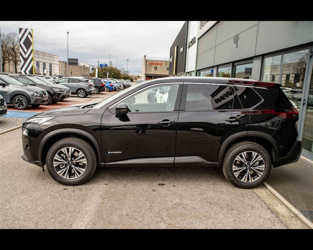 Nissan X-Trail 1.5 e-power N-Connecta e-4orce 4wd nuova a Treviso (2)