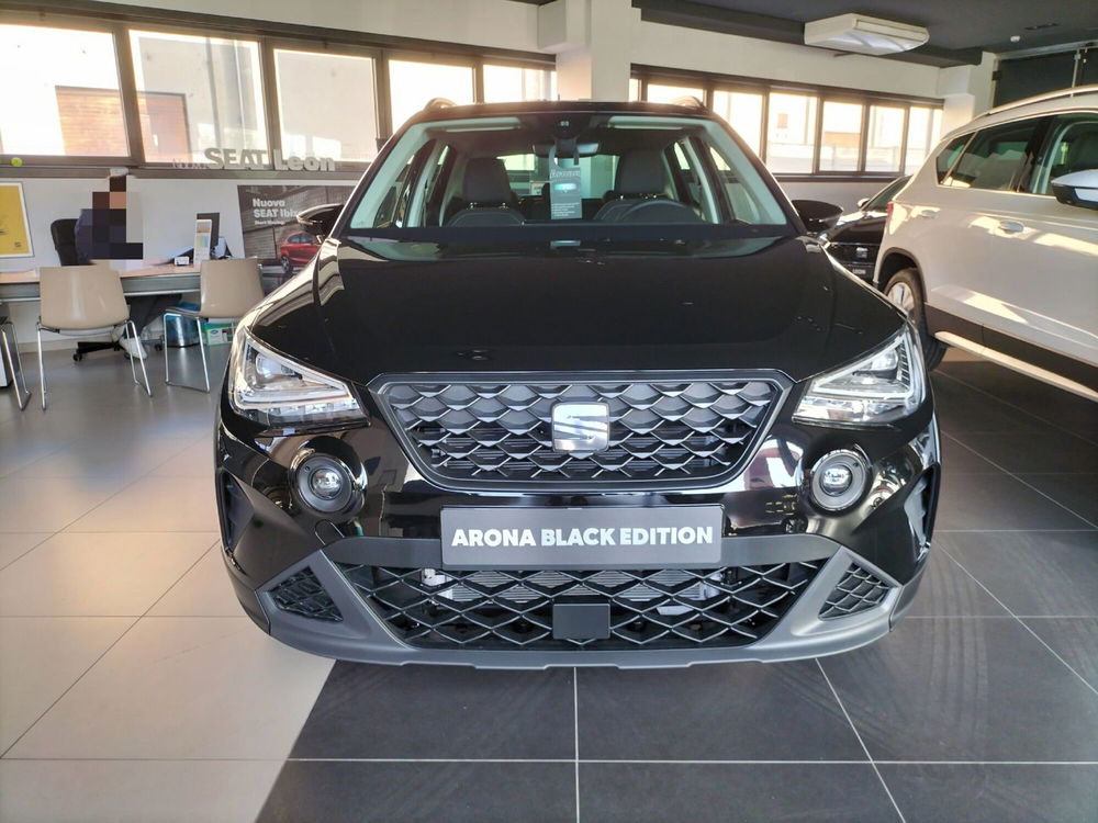 SEAT Arona 1.0 EcoTSI Black Edition nuova a Ferrara (2)