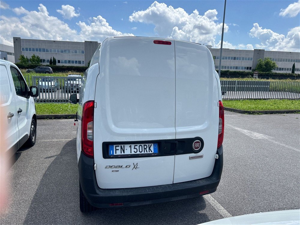 Fiat Doblò Furgone 1.6 MJT 105CV PL-TA Cargo Maxi XL Lamierato  del 2018 usata a Verdello (4)
