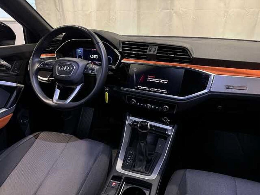 Audi Q3 Sportback 45 TFSI e S tronic Business Plus del 2021 usata a Genova (4)