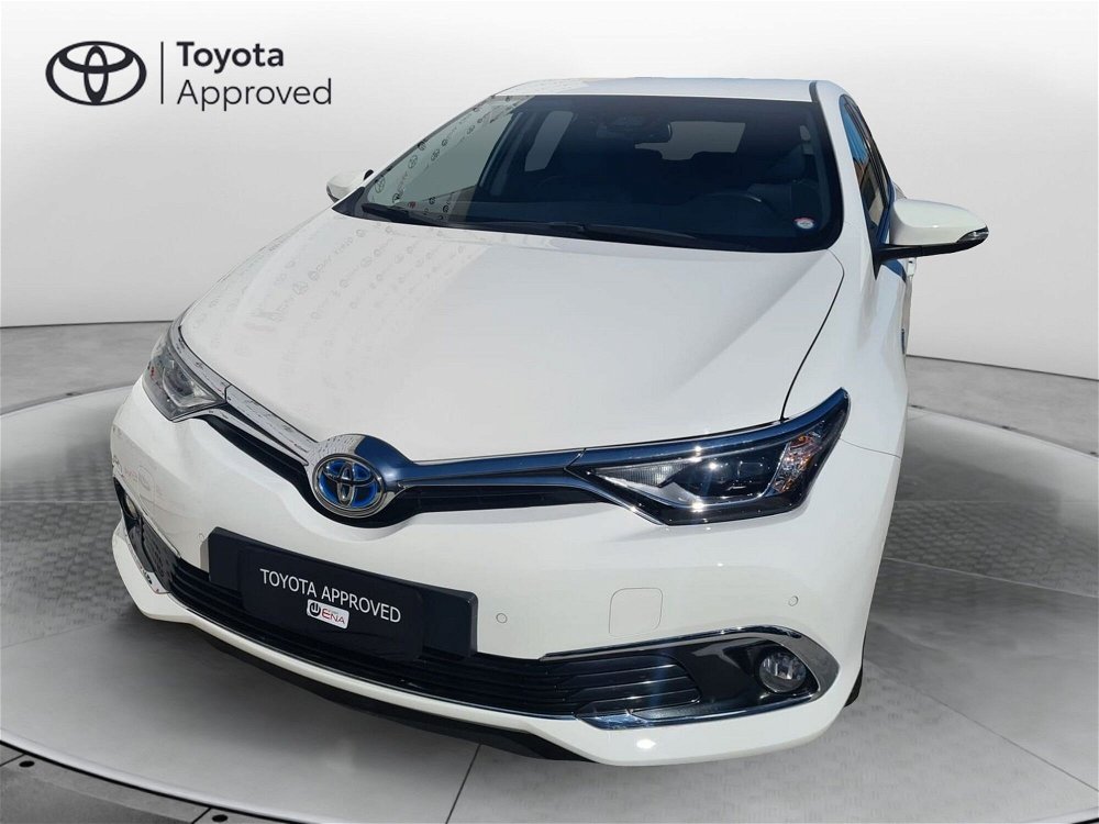 Toyota Auris 1.8 Hybrid Lounge  del 2017 usata a Cagliari (4)