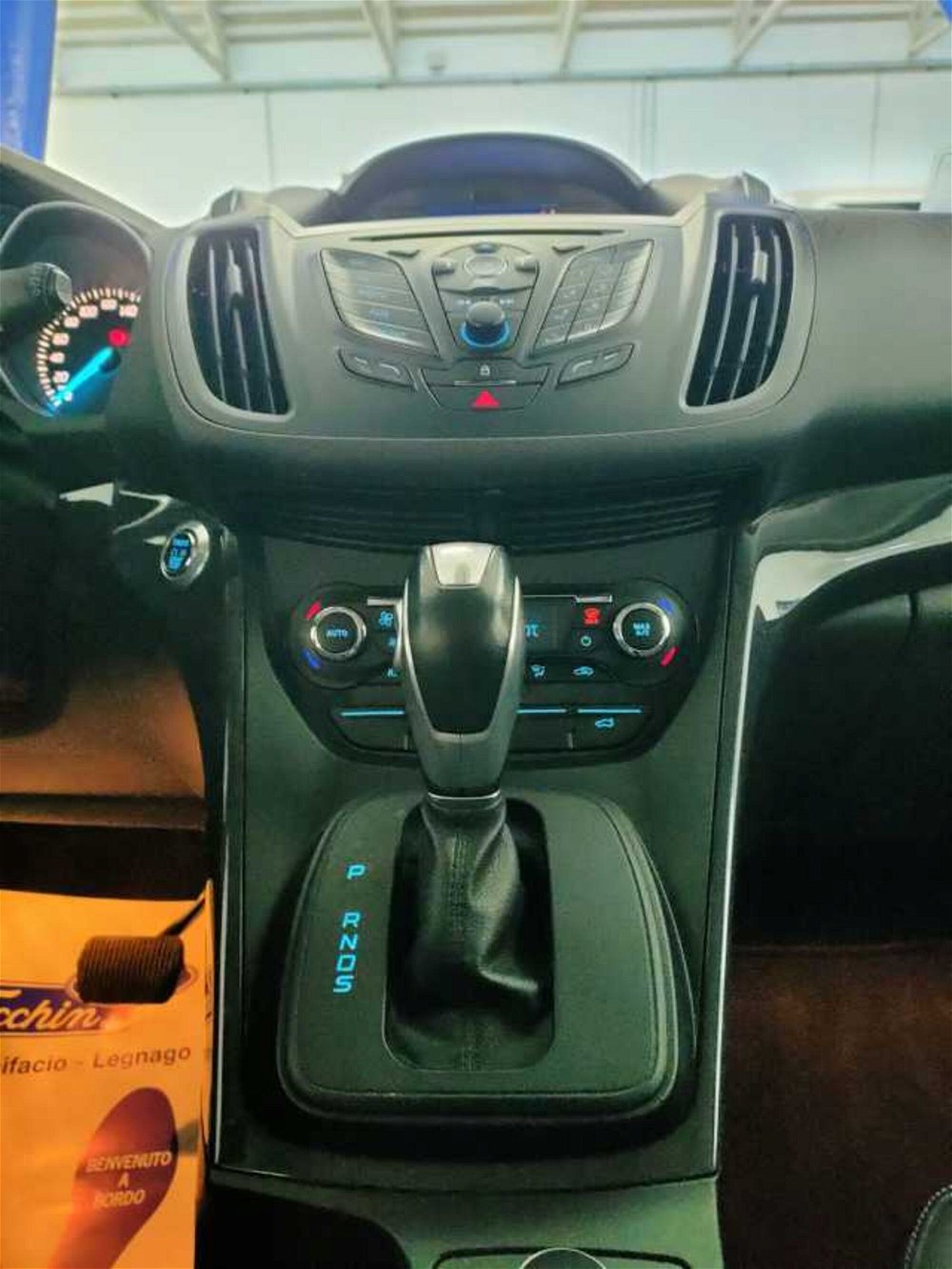 Ford Kuga 2.0 TDCI 163 CV 4WD Powershift Titanium del 2015 usata a San Bonifacio (3)