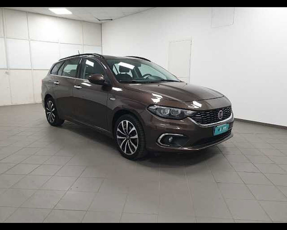 Fiat Tipo Station Wagon Tipo 1.6 Mjt S&S DCT SW Lounge  del 2018 usata a Cuneo (3)