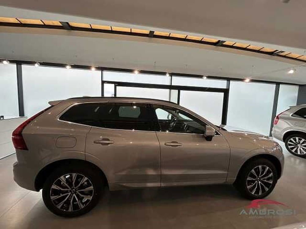 Volvo XC60 nuova a Viterbo (3)