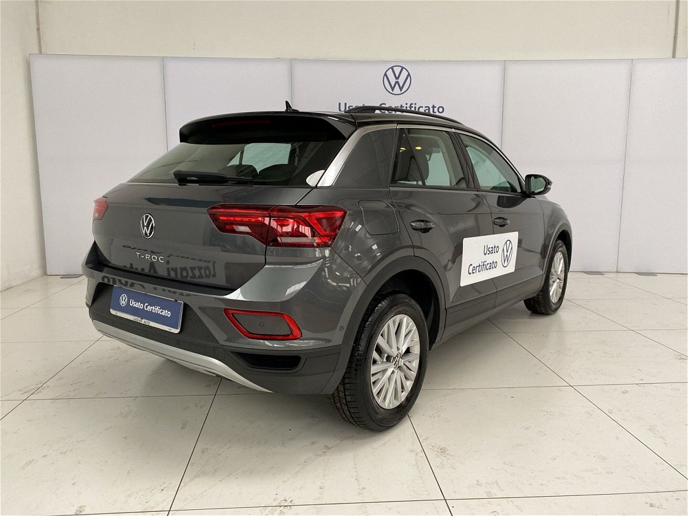 Volkswagen T-Roc 2.0 TDI SCR Life del 2023 usata a Cornegliano Laudense (4)