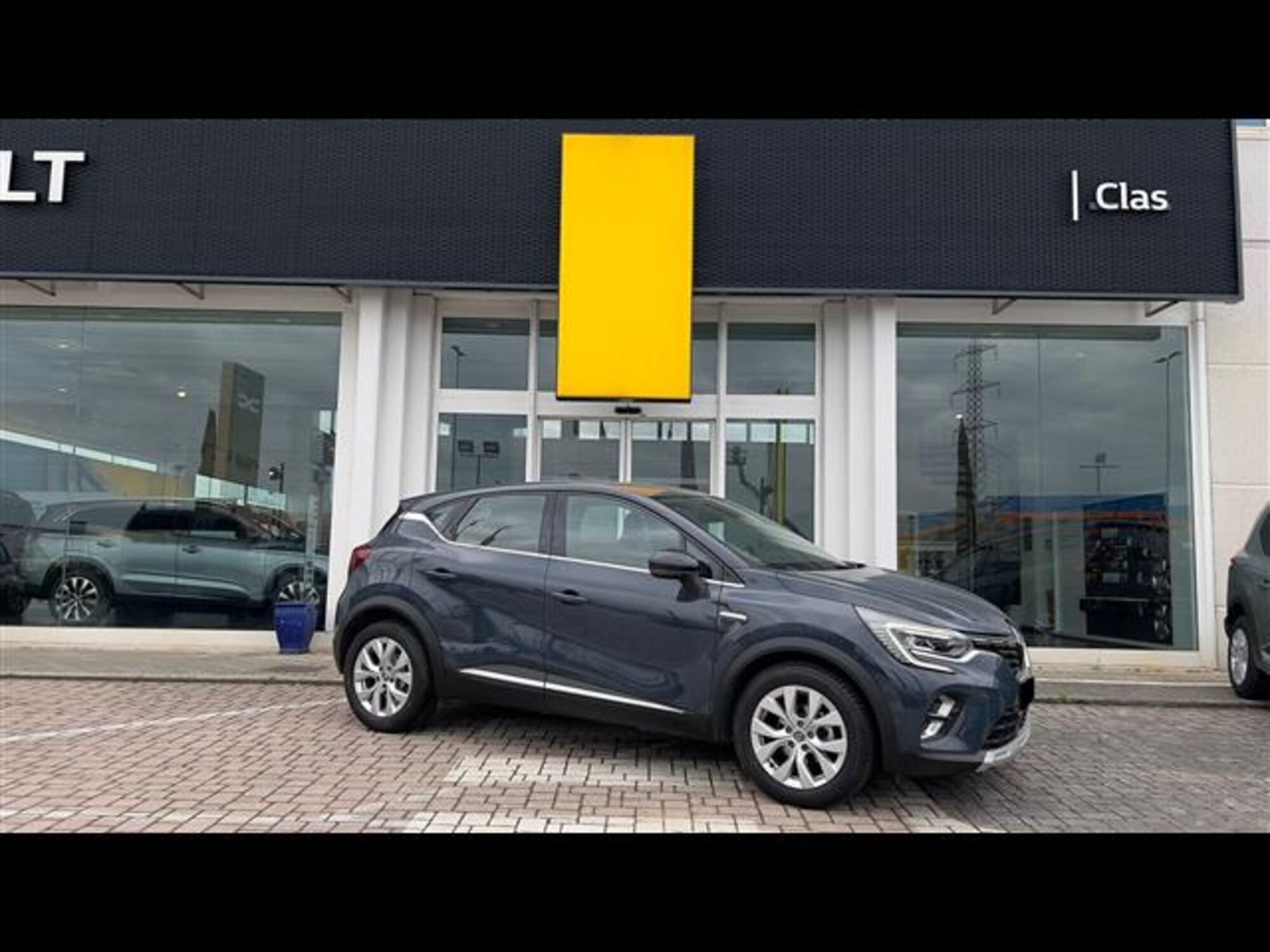 Renault Captur TCe 100 CV GPL FAP Intens  del 2021 usata a Livorno