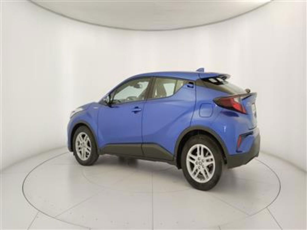 Toyota Toyota C-HR usata a Bari (4)