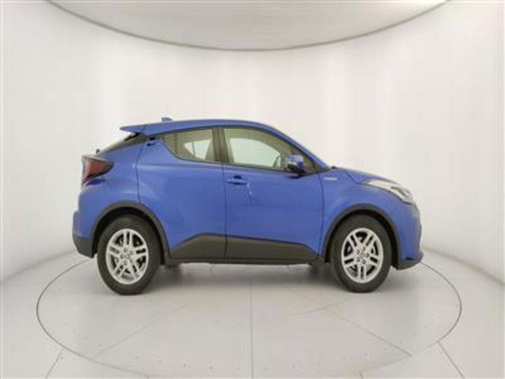 Toyota Toyota C-HR usata a Bari (9)