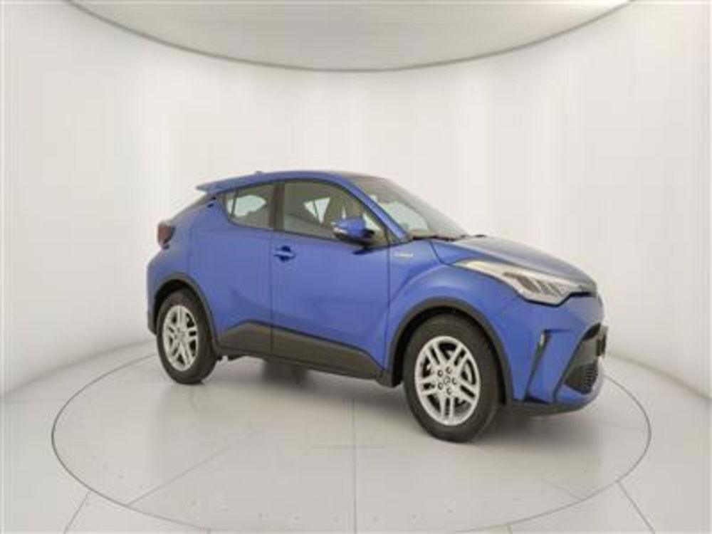 Toyota Toyota C-HR usata a Bari (10)