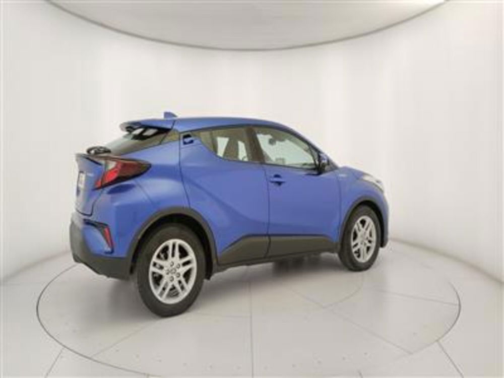 Toyota Toyota C-HR usata a Bari (8)