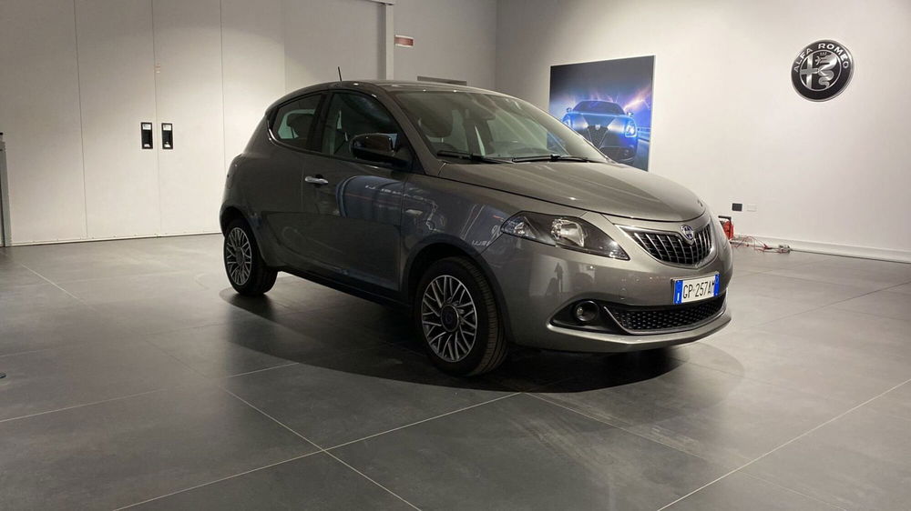 Lancia Ypsilon usata a Bergamo (5)