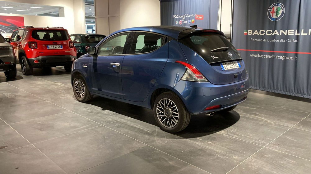 Lancia Ypsilon 1.0 FireFly 5 porte S&S Hybrid Gold Plus del 2023 usata a Romano di Lombardia (2)