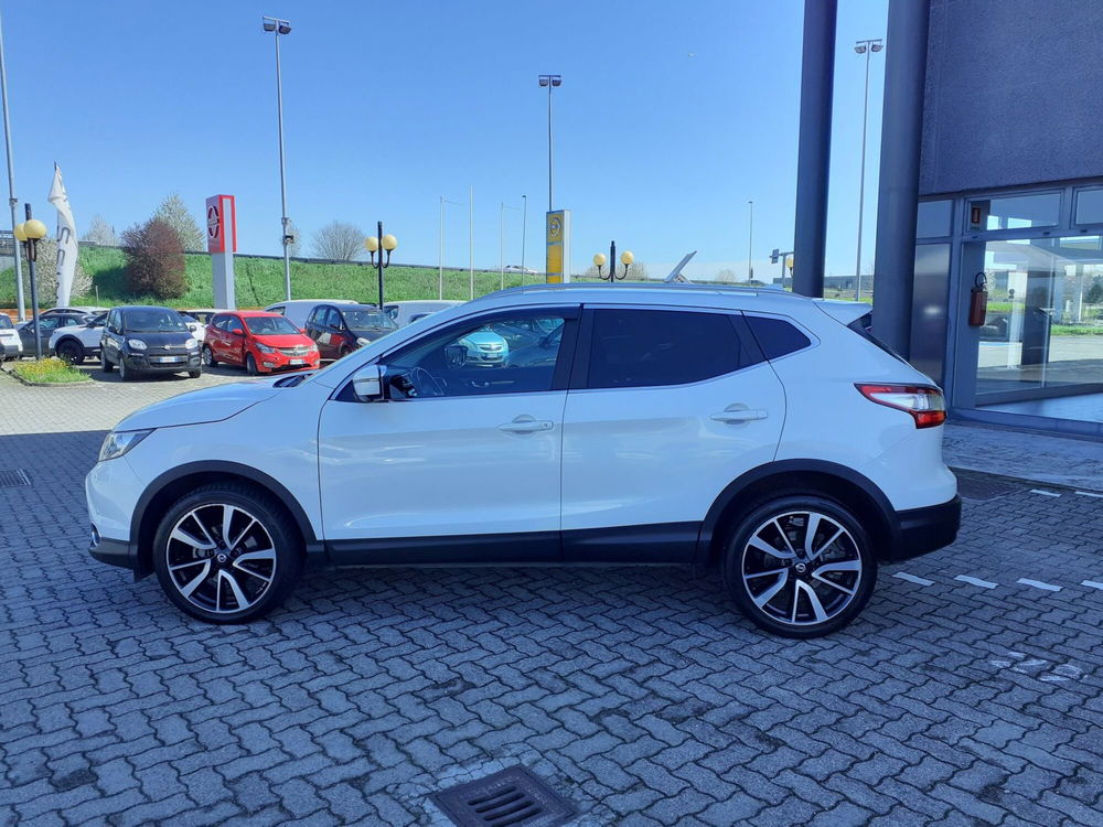 Nissan Qashqai 1.6 dCi 2WD Tekna  del 2016 usata a Fidenza (4)