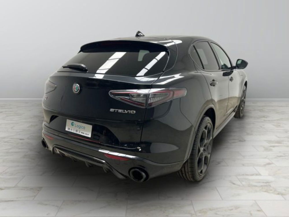 Alfa Romeo Stelvio nuova a Biella (9)