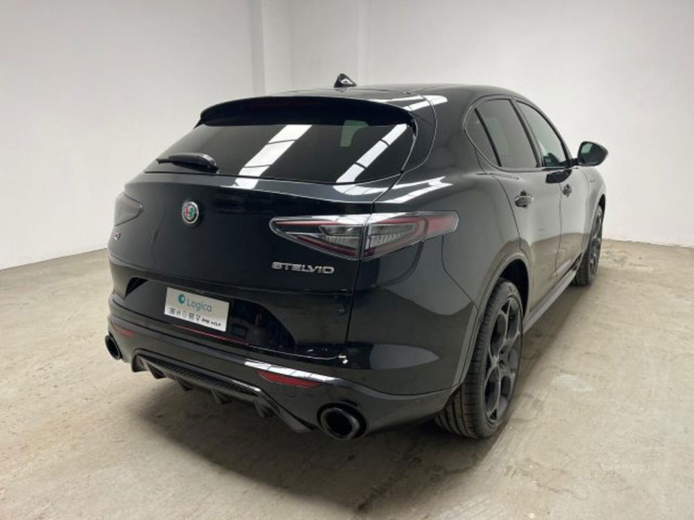 Alfa Romeo Stelvio nuova a Biella (9)