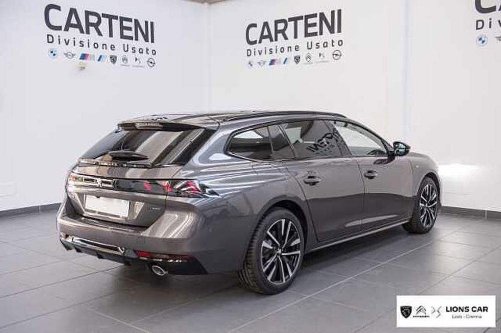 Peugeot 508 SW Plug-in Hybrid 180 e-EAT8 GT nuova a Lodi (5)